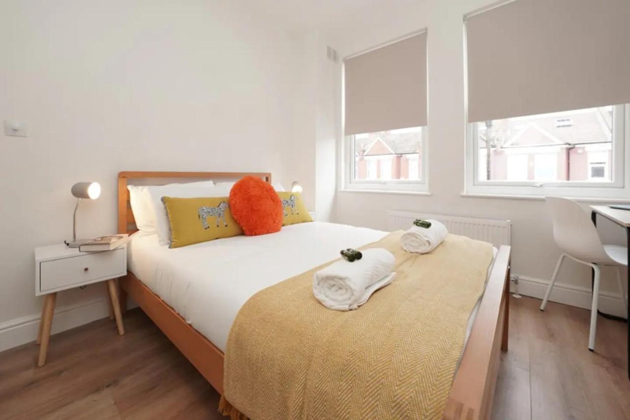 Spacious Family With Games & Garden * Londen