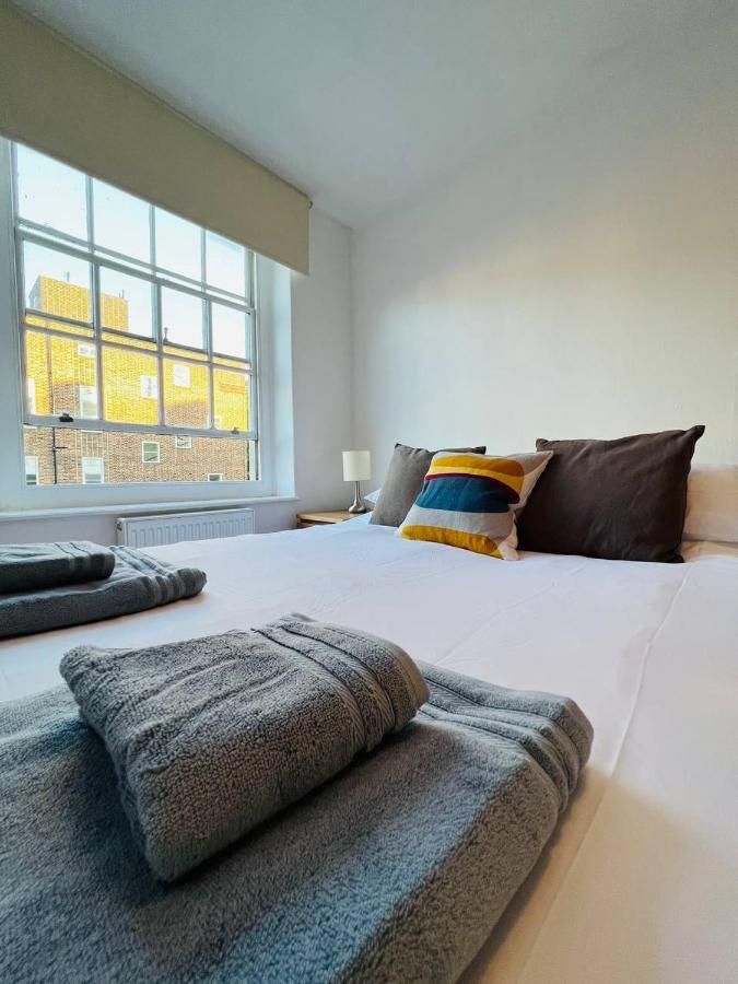 Accommodatie bij particulieren Cosy Bedroom Near Oval Station - Shared Bathroom