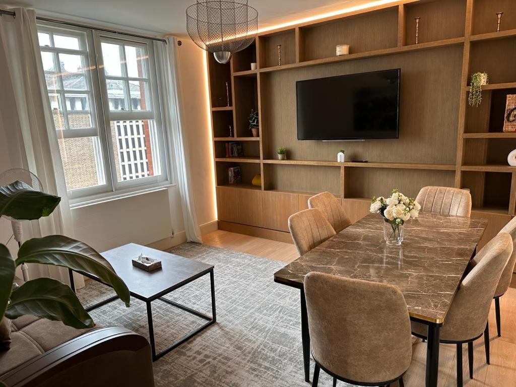 Appartement Charming Chelsea Two Bedroom Next To Kings Road!