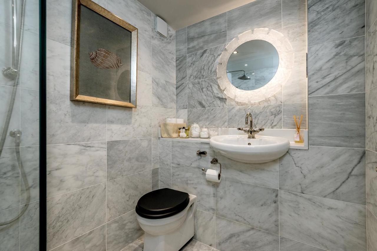 Spacious, Calm One Bedroom * Londen