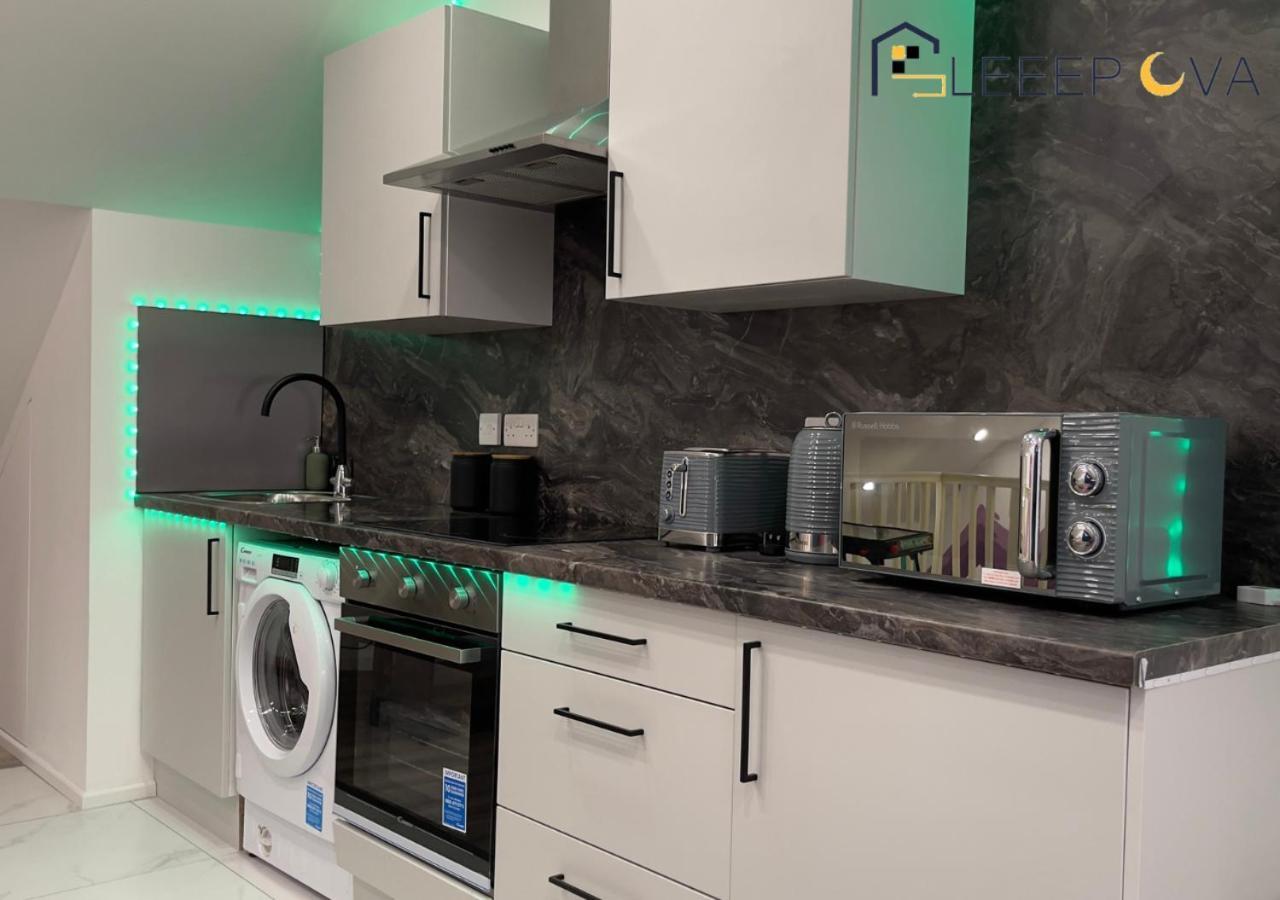 Apartment Last-Minute Specials L Premium Deals L Luxury & Modern 1 Bedroom Apartment 5Plus Guests Couples Families Business Sleepova Short Lets & Serviced Accommodation *