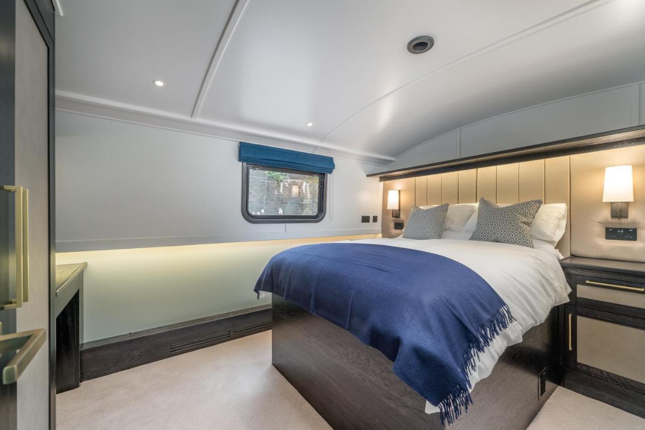 Elegant Houseboat Near Canary Wharf Båter *