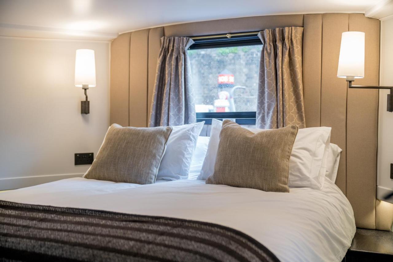 Elegant Houseboat Near Canary Wharf Båter