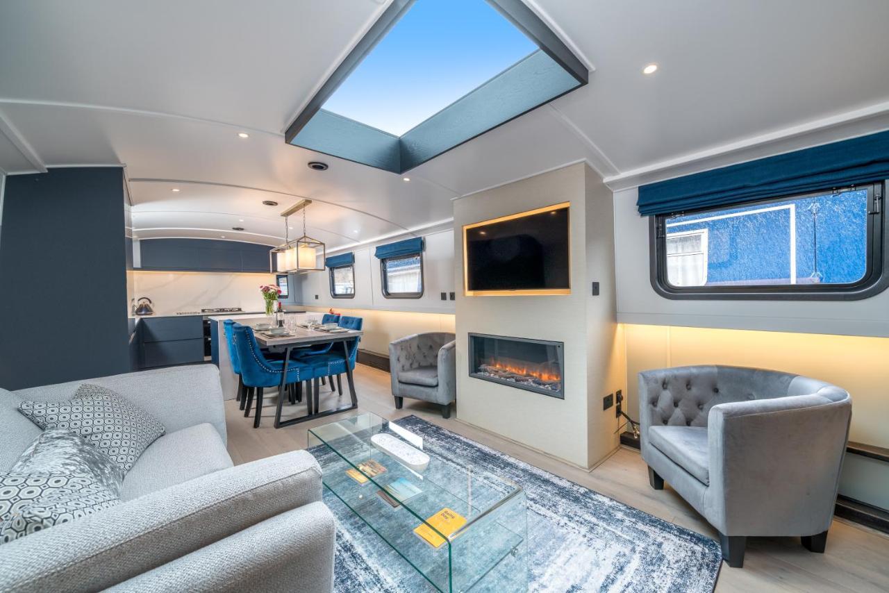 Elegant Houseboat Near Canary Wharf Båter *