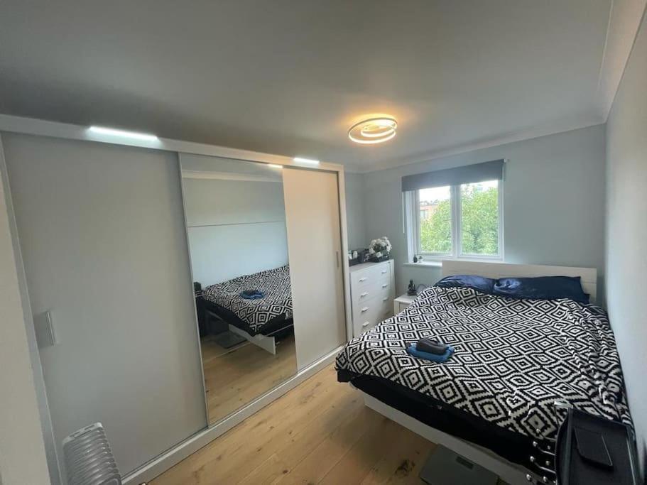 Double -the Stylish Yellow Flat London
