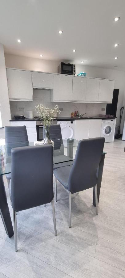 Modern 2 Bdr Leilighet