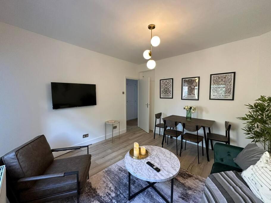 Apartment Hammersmith - 2 Bedroom Flat *