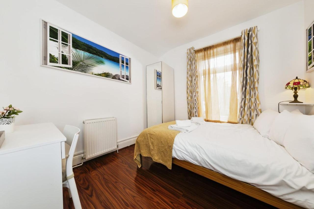 Your Chic 3br Comfort And Style In Londen