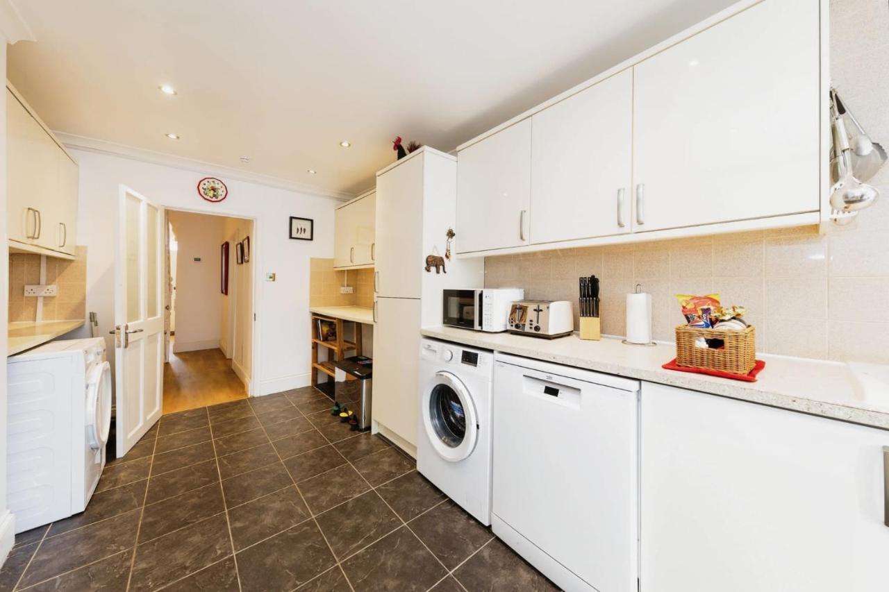 Your Chic 3br Comfort And Style In * Londen