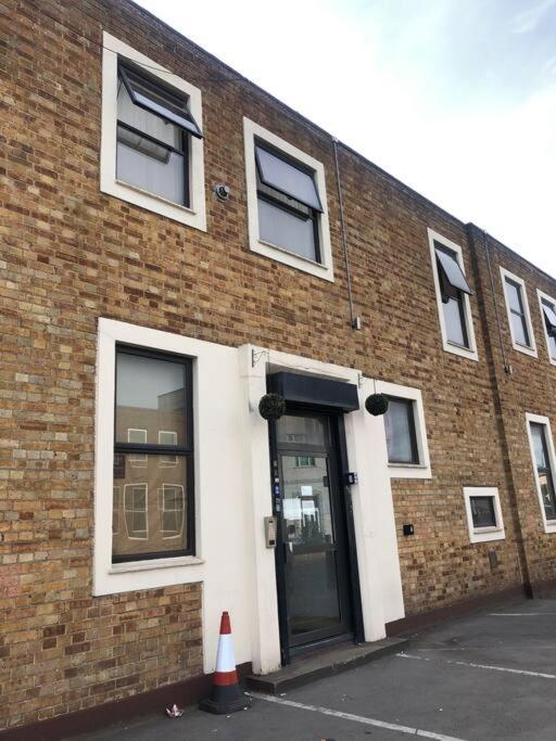 Apartment Flat In North Acton *