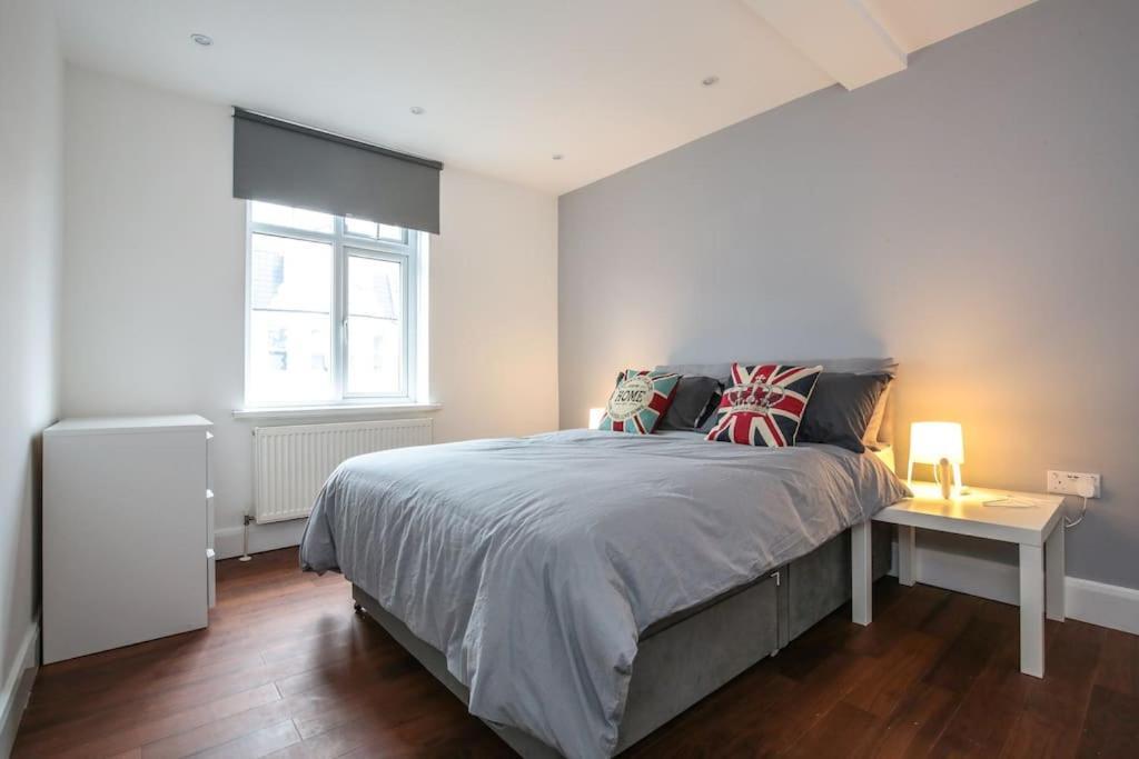 Large Modern Spacious House 6 Bedrooms 5 Bathrooms * London