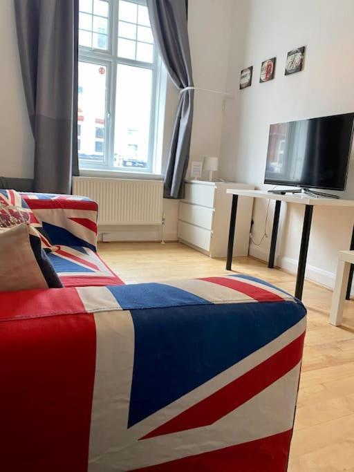 Large Modern Spacious House 6 Bedrooms 5 Bathrooms London