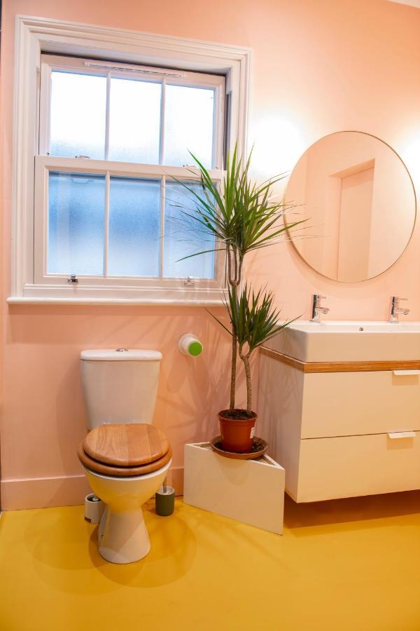 Stunning 3-bedroom Townhouse In Superb Location Holiday home London