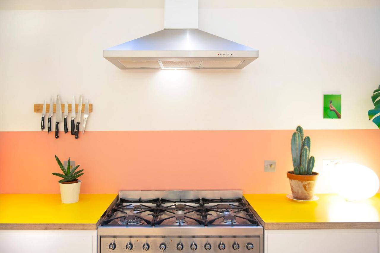 Stunning 3-bedroom Townhouse In Superb Location Holiday home London