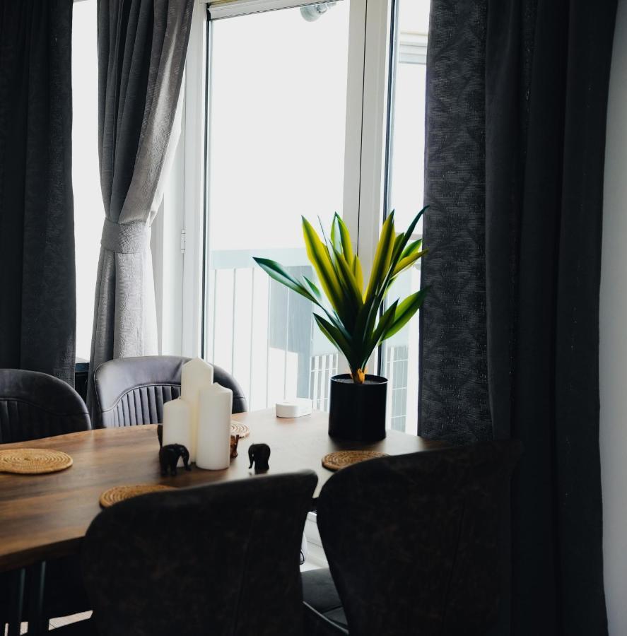 2 Bed River View Greenwich London