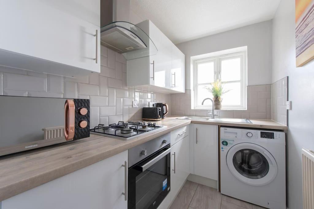 Lovely 2 Bedroom With River & View Londen