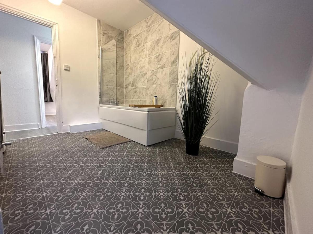 Wonderful 2 Bedroom On Tower Bridge Leilighet *