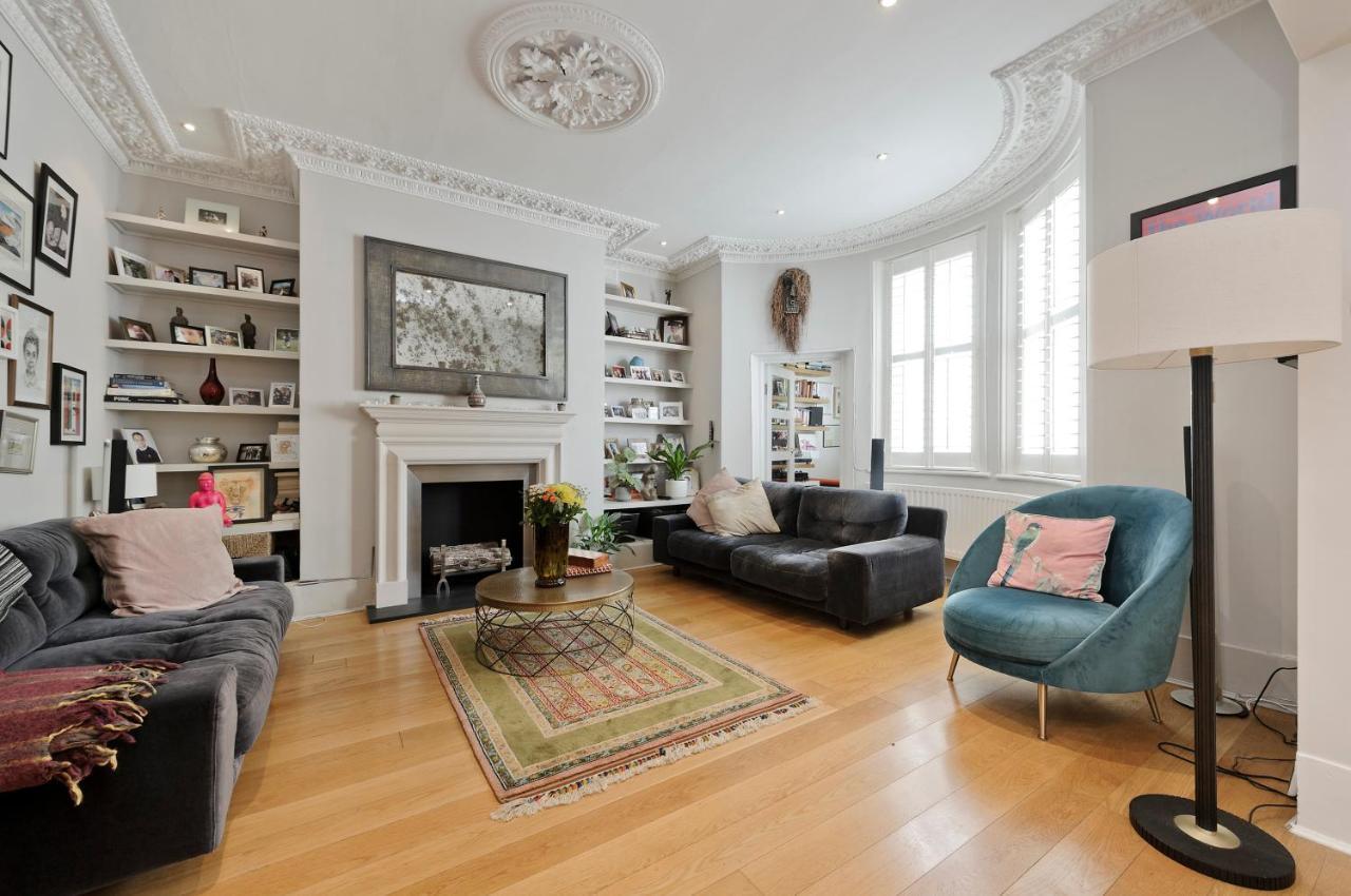 Apartment Beautiful Battersea By Clapham Junction By Underthedoormat *