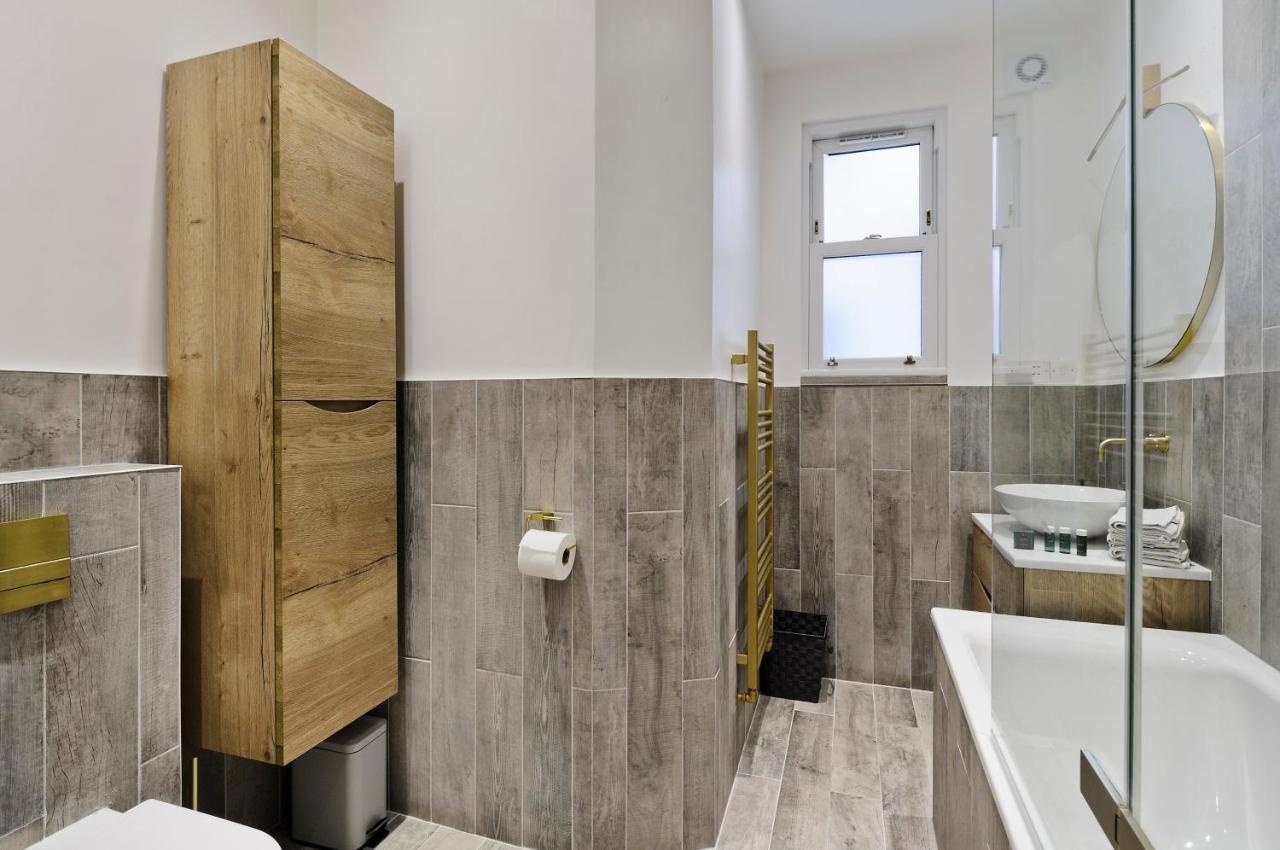 Apartment Beautiful Battersea By Clapham Junction By Underthedoormat