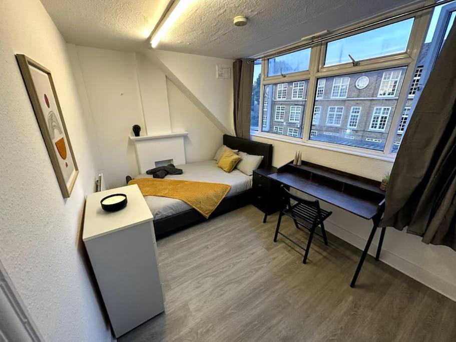 Spectacular 2 Bedroom On Tower Bridge * London
