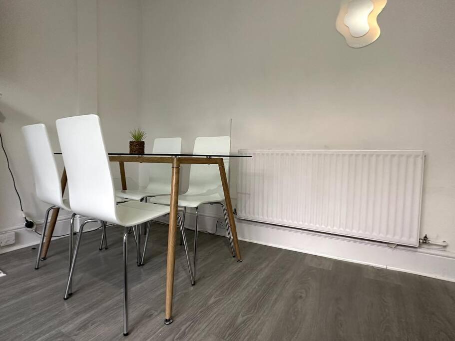 Apartment Spectacular 2 Bedroom On Tower Bridge