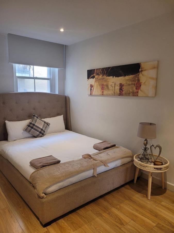 Apartment 3 Bedroom In Central Sleep 10 Hy2 *