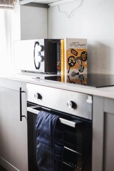 Eden - Islington - 2 Bed With Terrace Apartment *