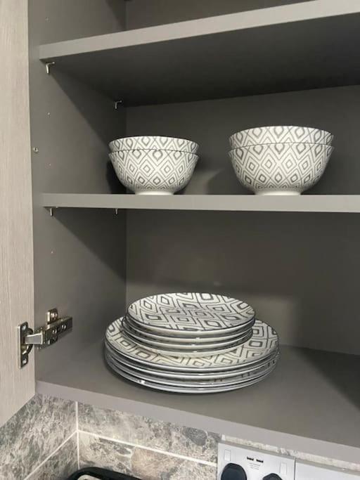 2 Bedroom Flat In Apartamento *