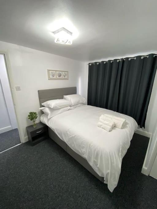 2 Bedroom Flat In Apartamento