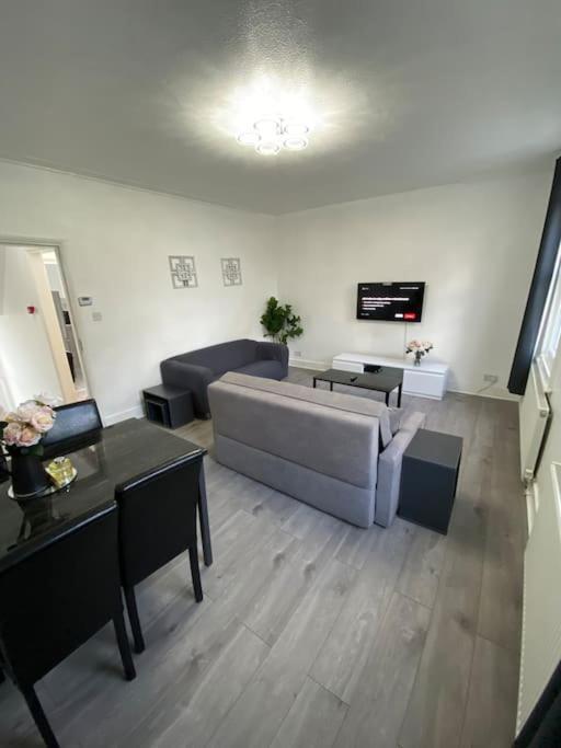Apartamento 2 Bedroom Flat In