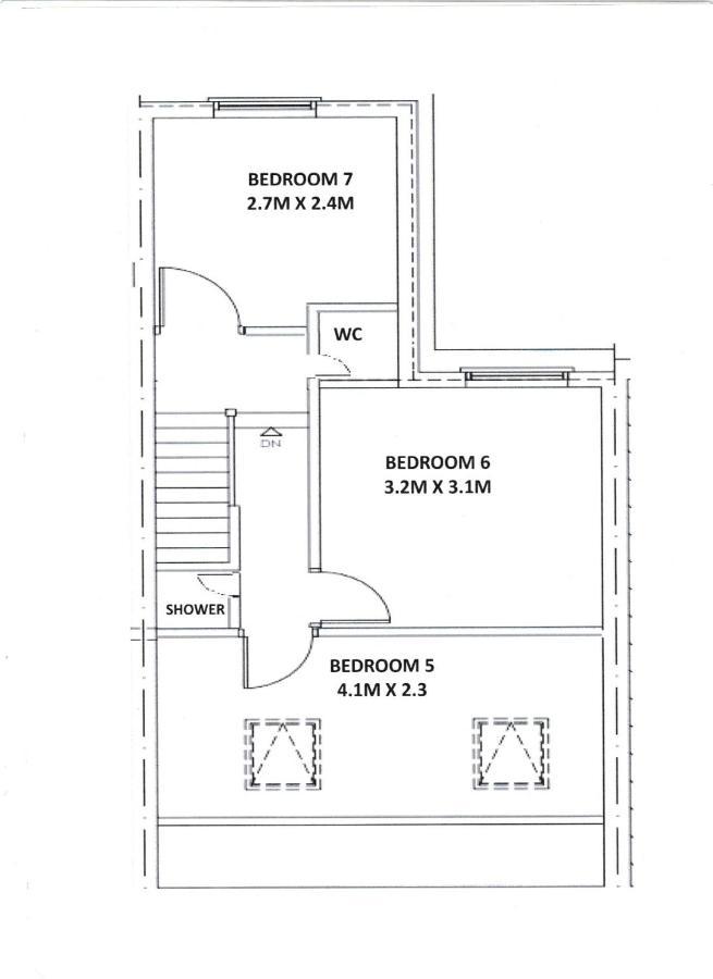 7 Bedroom House With Garden Ferienhaus