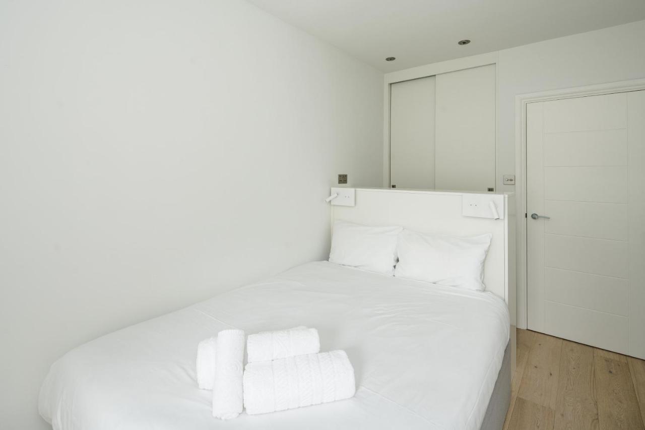 Stylish 2 Bedroom 2 Bathroom In Notting Hill London