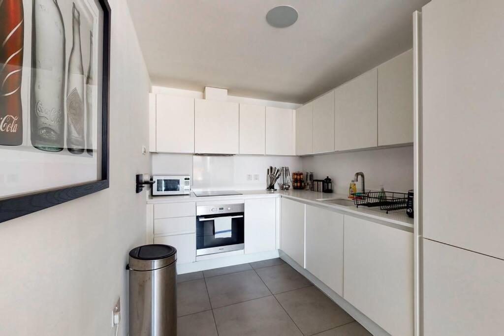 Stunning 2 Bed 2 Bath In Clerkenwell * London