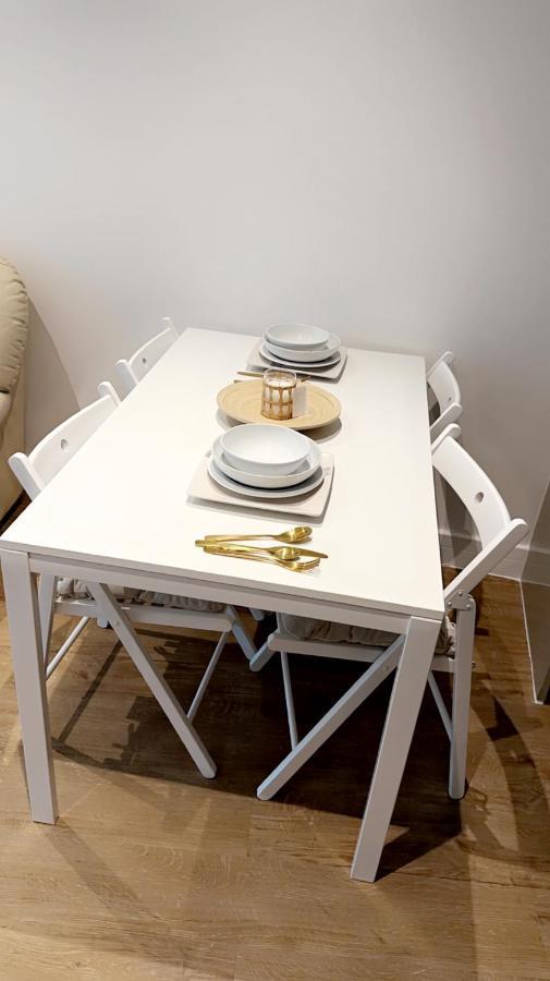 Tee Sweetlux Leilighet London