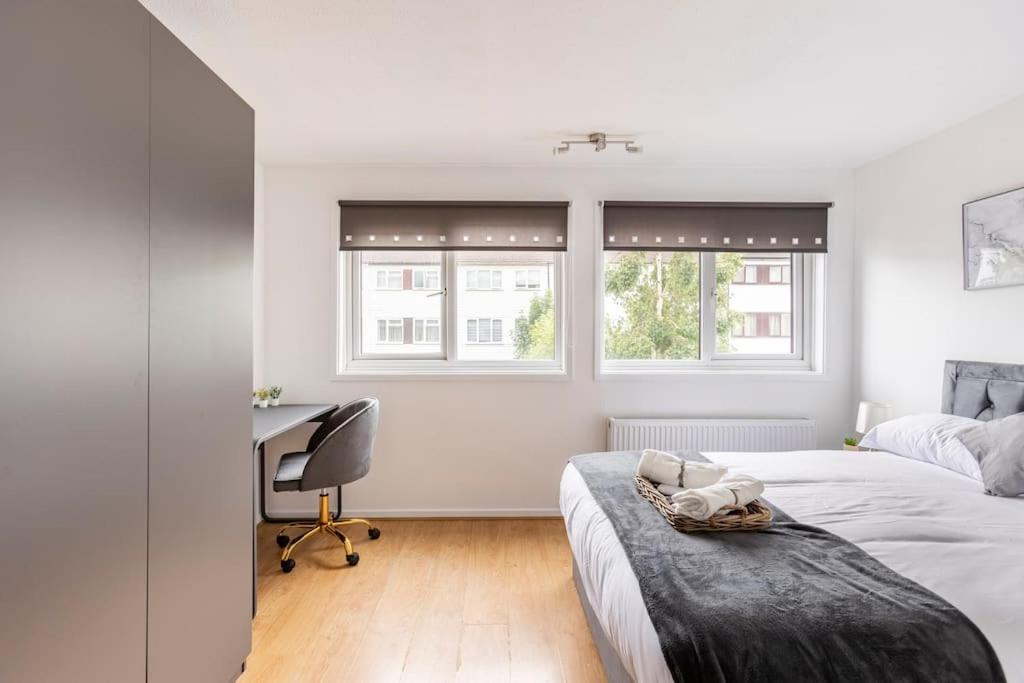 Modern & Cosy Flat In Apartment London