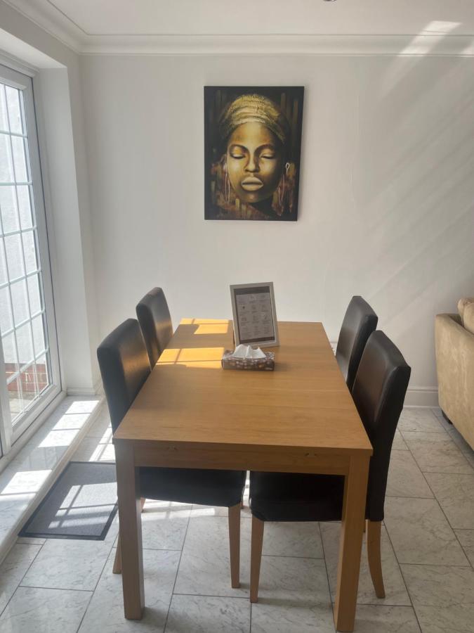 Reach Retreat Spacious 4bed House Startford Maryland Great Transport Links * Londen
