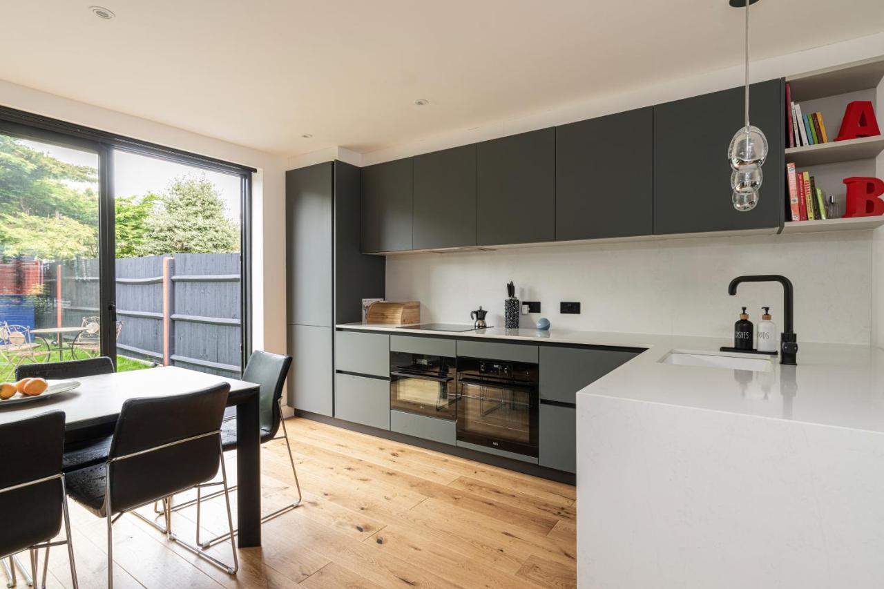 Holiday home Altido Stunning 2 Bed House With Garden And Free Parking, Near Clapham Park