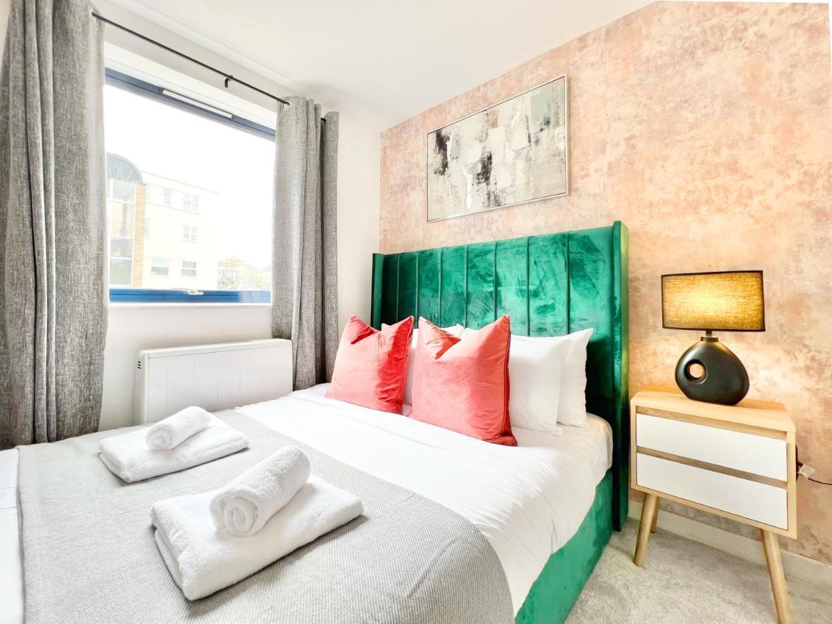 Weekly Or Monthly - Relocation & Business - 4 Guests - By Hofin Stays Short Lets & Serviced Apartment *