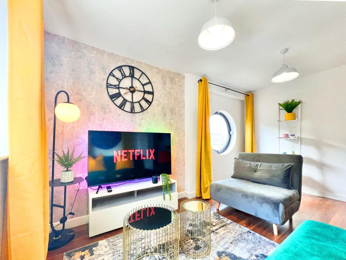 Weekly Or Monthly - Relocation & Business - 4 Guests - By Hofin Stays Short Lets & Serviced Apartment *