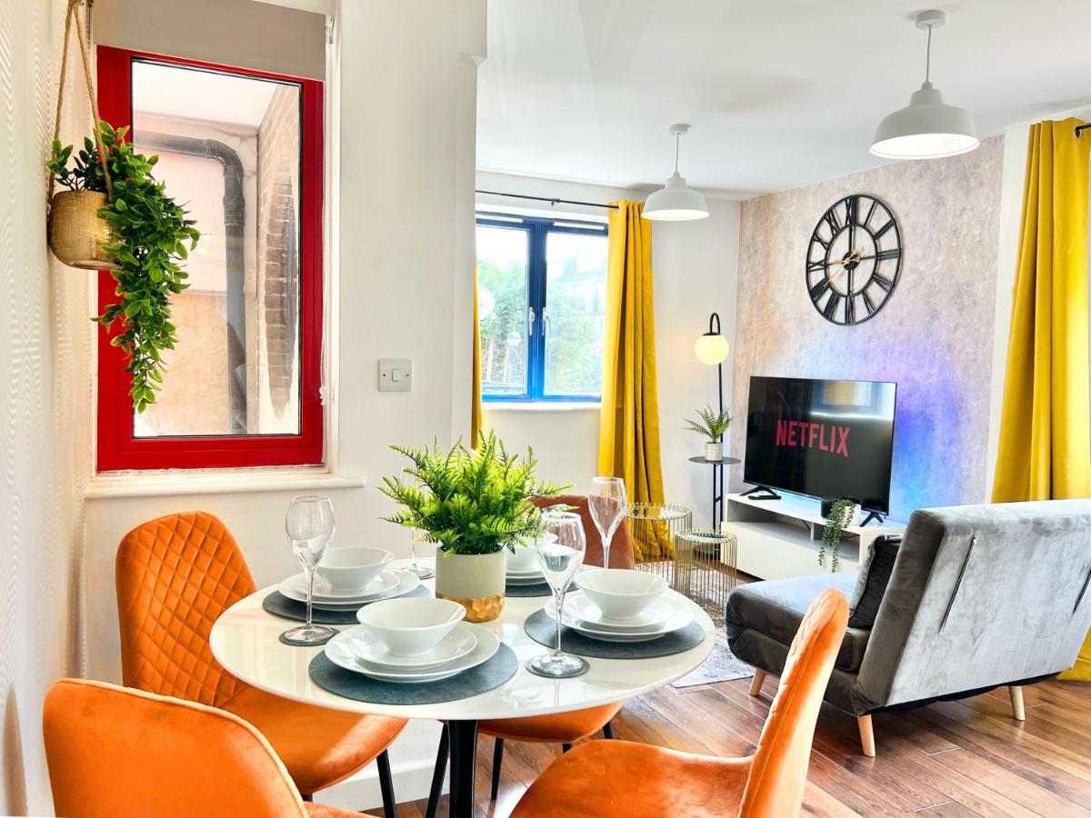 Weekly Or Monthly - Relocation & Business - 4 Guests - By Hofin Stays Short Lets & Serviced * London