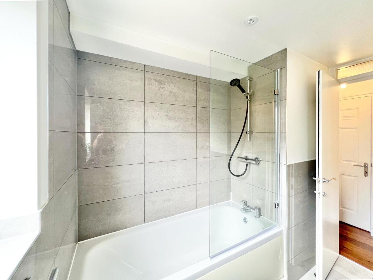 Weekly Or Monthly - Relocation & Business - 4 Guests - By Hofin Stays Short Lets & Serviced London