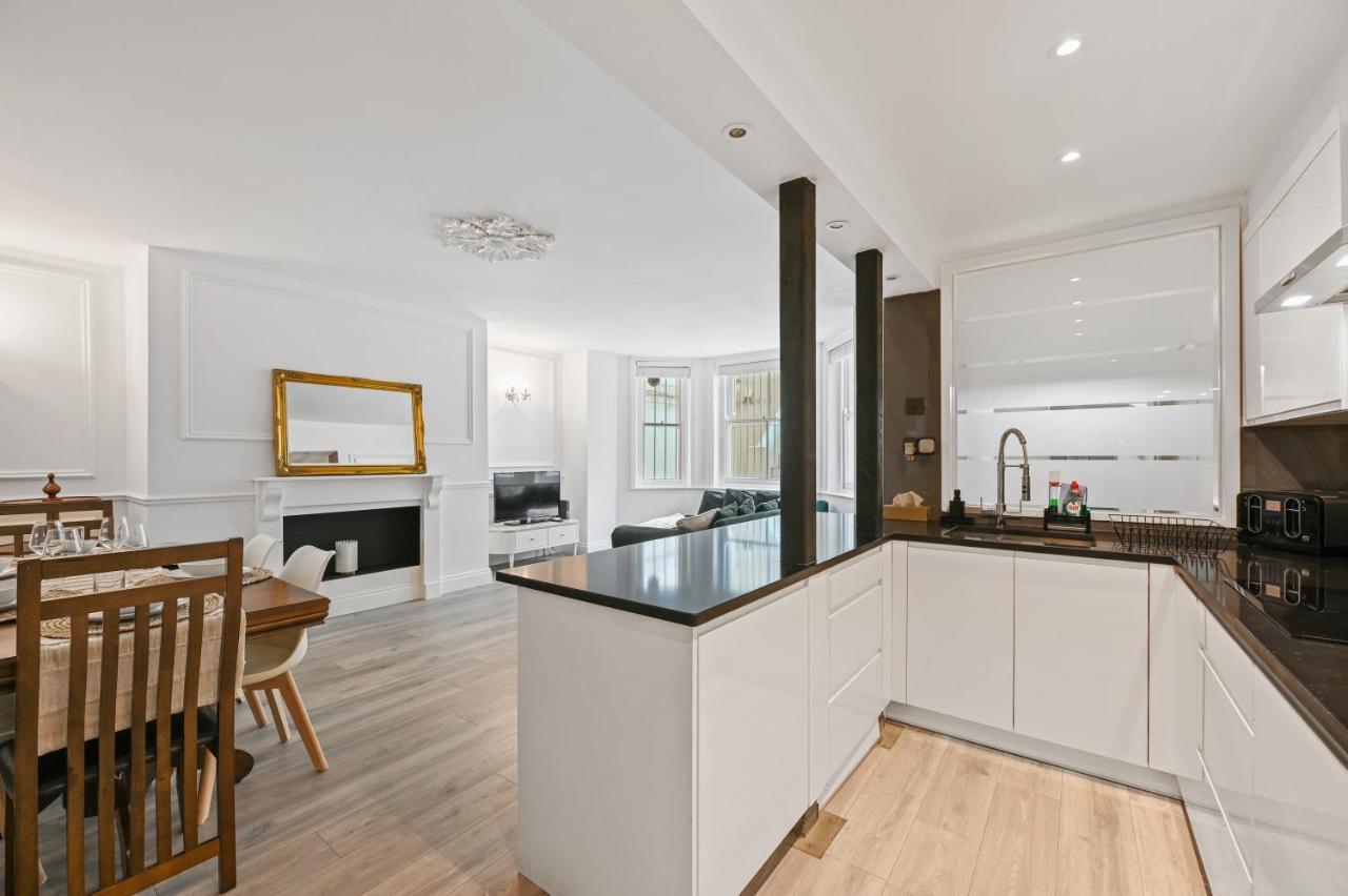 Apartment Stunning 3 Bed 2 Bathroom Basement Flat In Earls Court, *