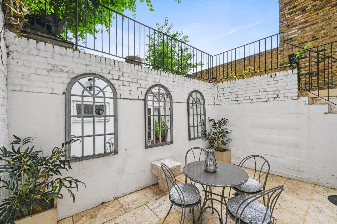 Stunning 3 Bed 2 Bathroom Basement Flat In Earls Court, Apartment *
