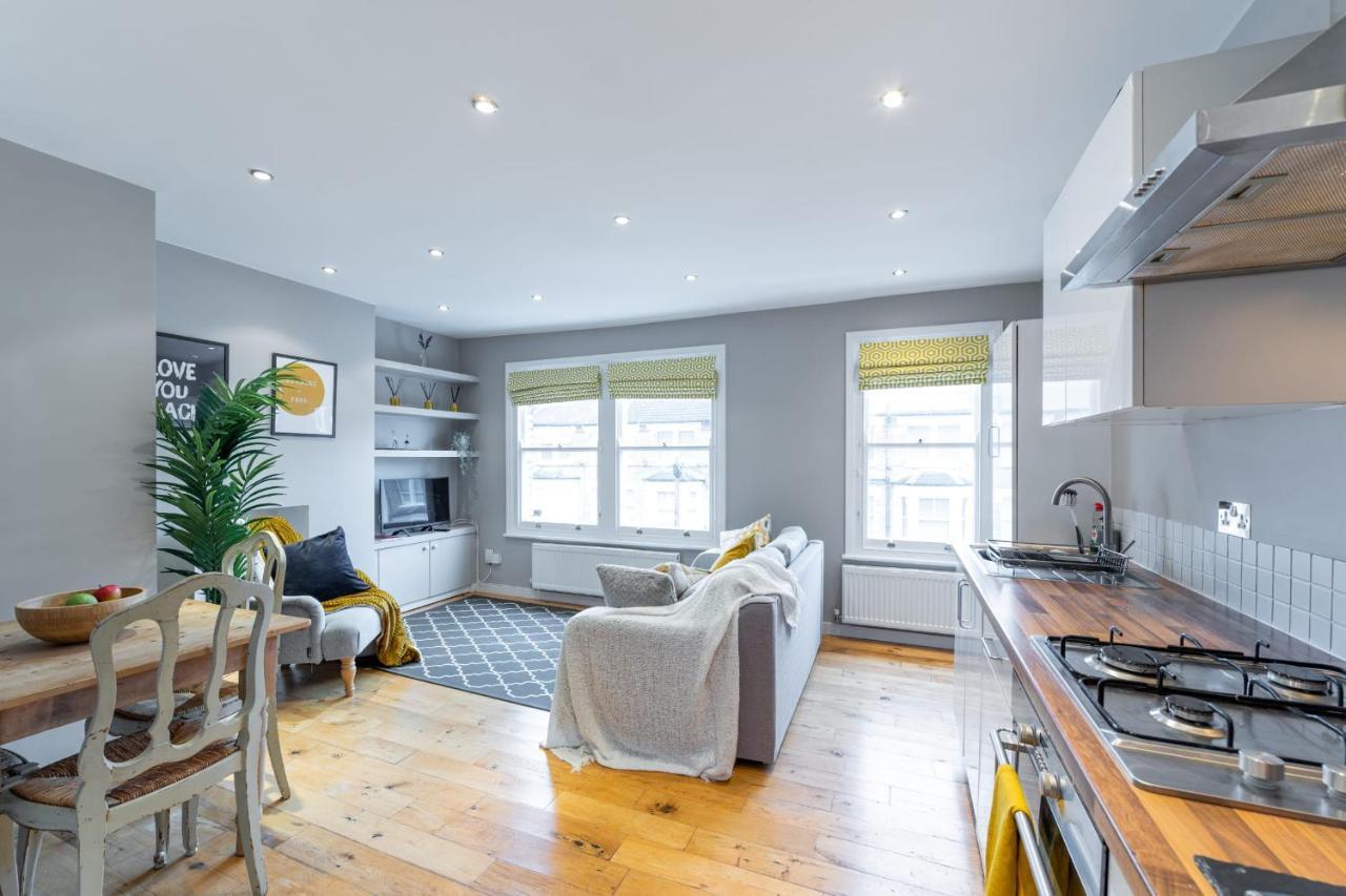 Stylish Shepherds Bush Flat * London