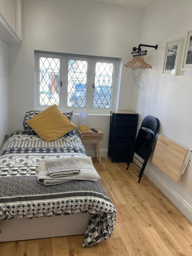 Apartment Cosy Self Contained With Private Bathroom 10 Mins To Wembley Stadium London