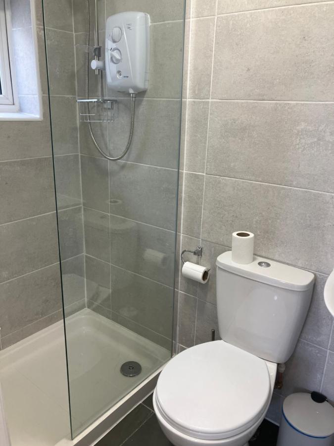 Cosy Self Contained With Private Bathroom 10 Mins To Wembley Stadium Apartment