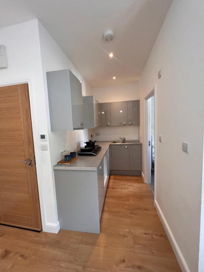 Apartment Gladstone Avenue *