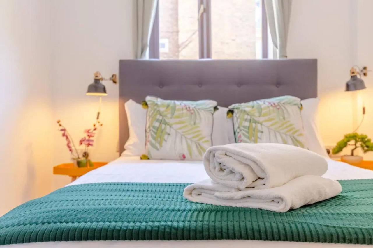Bright 2 Bedroom House In Kennington