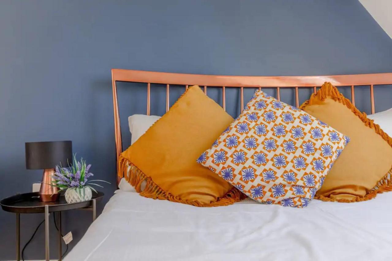 Bright 2 Bedroom House In Kennington Holiday home