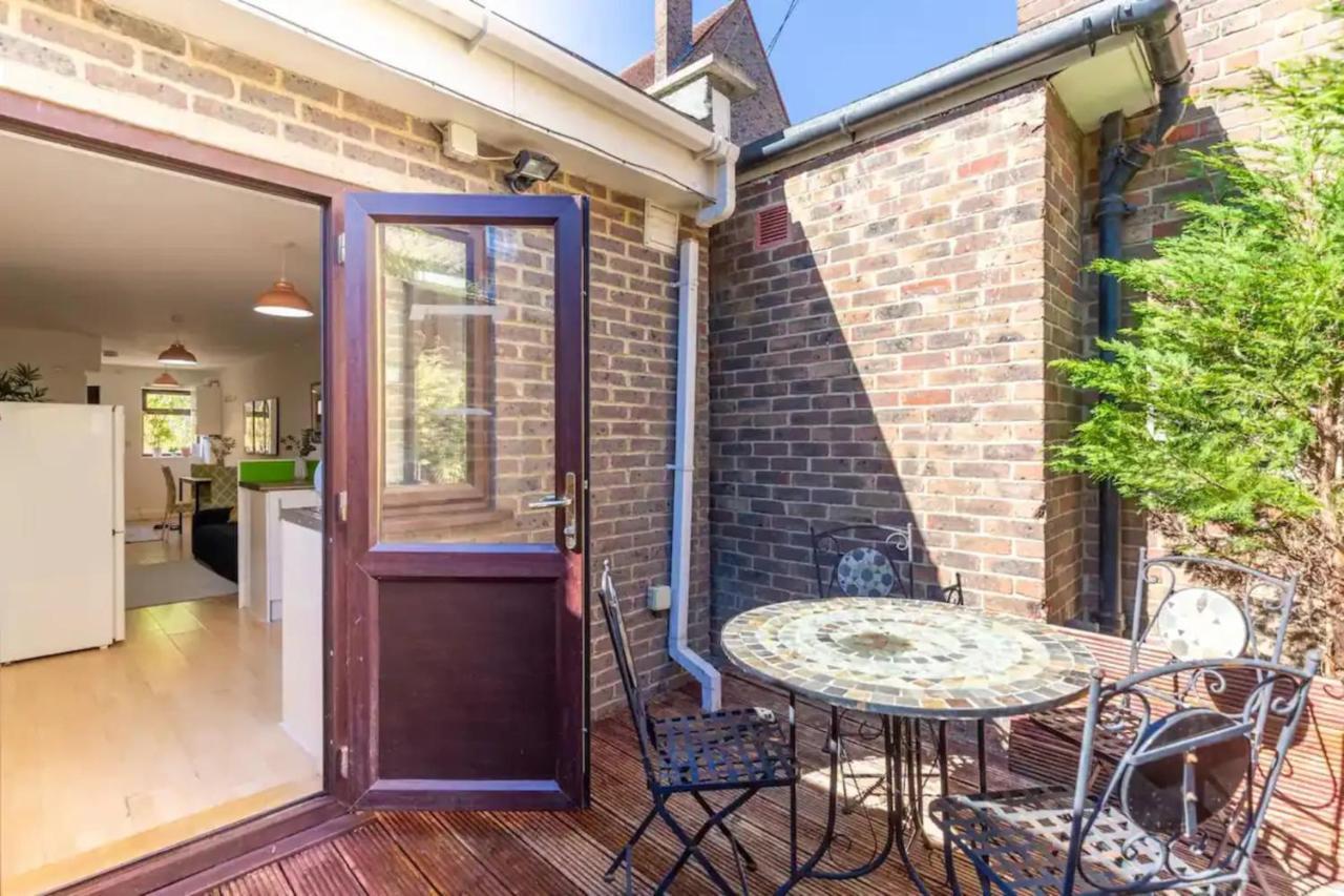 Bright 2 Bedroom House In Kennington *